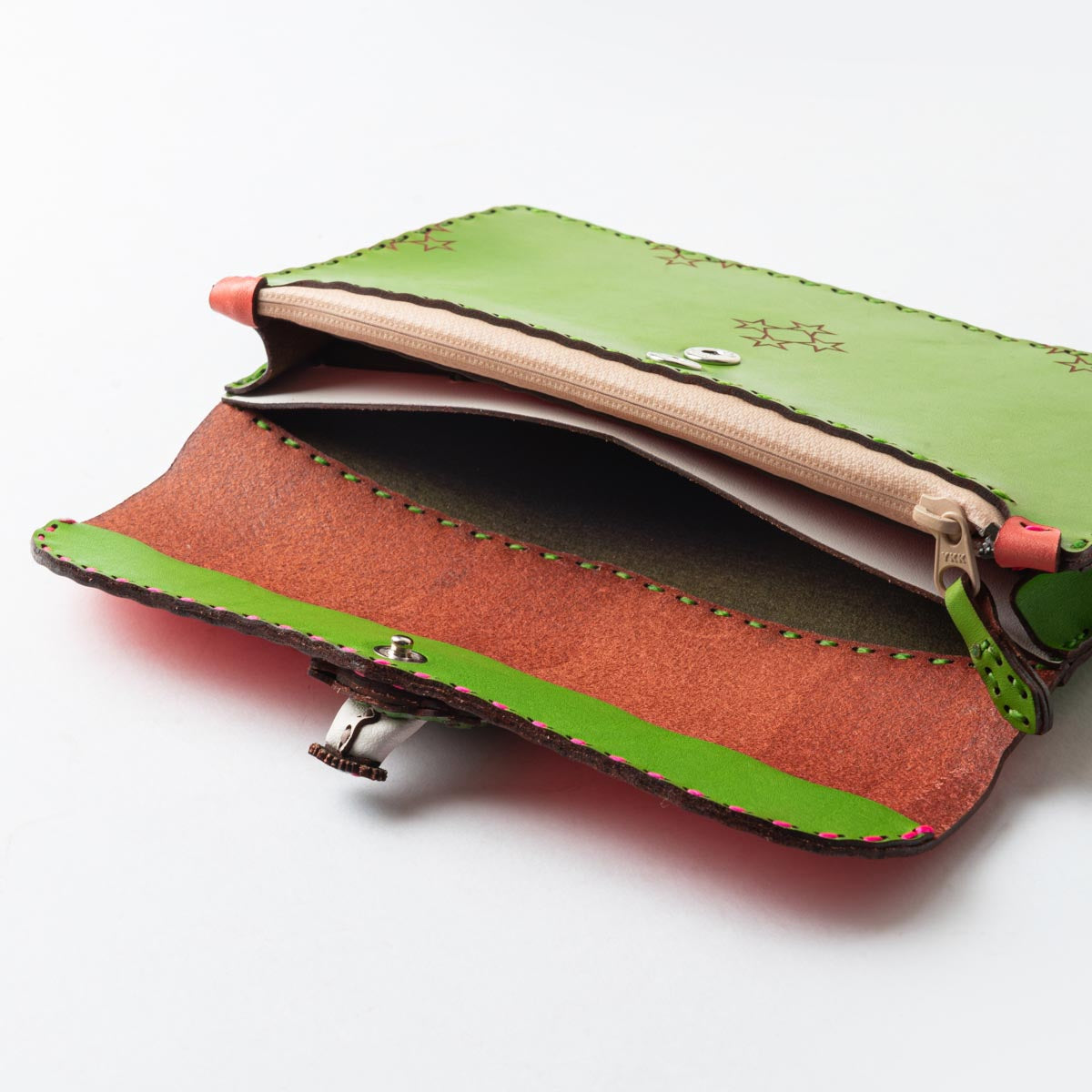 OJAGA DESIGN 広島東洋カープ [スラィリー] ブックサイズウォレット*