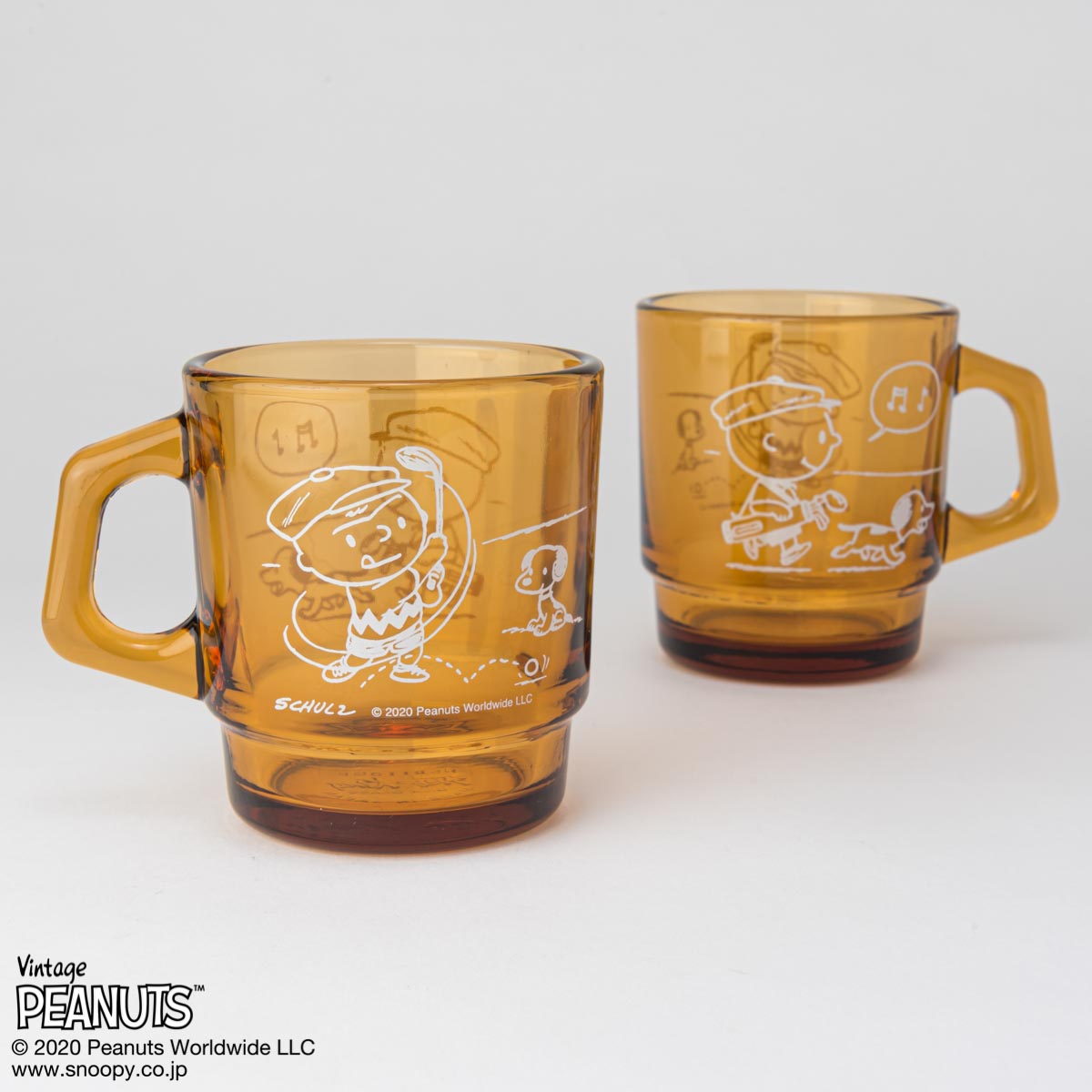 Fire-King スタッキングマグ Peanuts [GOLF] アンバー – ヒキダシストア